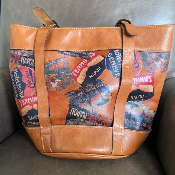 LIKE NEW Patricia Nash “Enna Bucket” bag - Picture 3 of 3